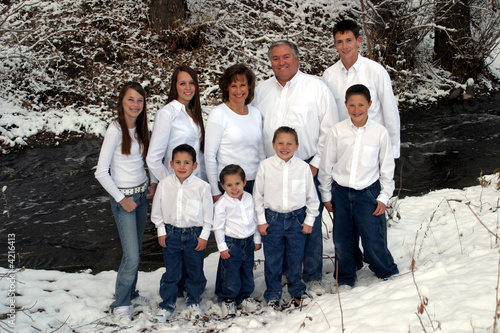 Photo: Large Family in the Snow Large Family in the Snow