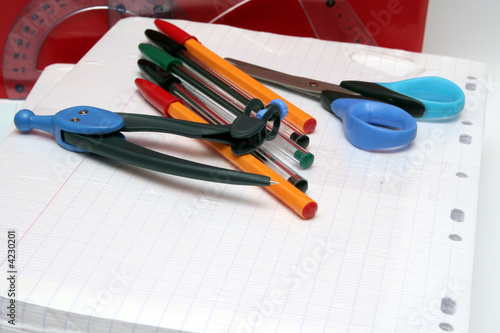 Photo: fournitures scolaire fournitures scolaire