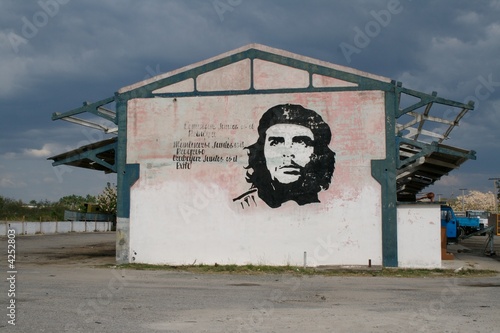 Cuba, Landmaschinen Halle mit Che
