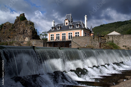 AMBIALET - Midi-Pyrénées - Rio Tarn y Central Termica-France