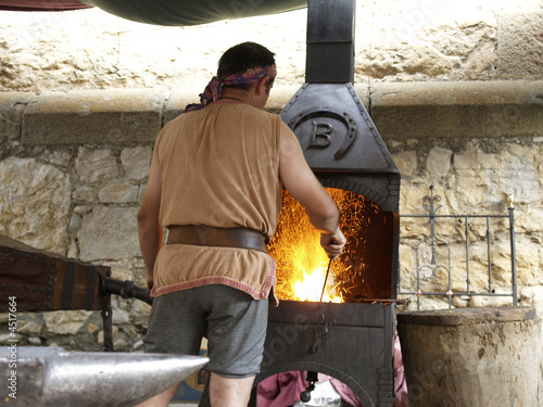 Artesanos-herrero-Rubielos de Mora-TERUEL-Gudar Javalambre