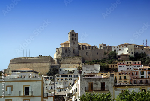 Poblacion y Castillo de IBIZA - Islas Baleares - España Poblacion y Castillo de IBIZA - Islas Baleares - España