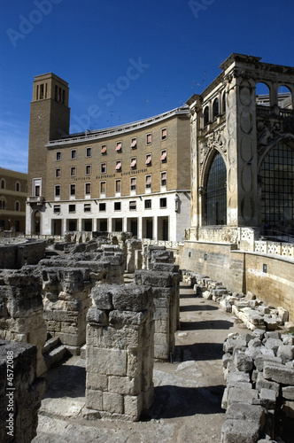 Lecce - Piazza Sant'Oronzo - Anfiteatro Romano Lecce - Piazza Sant'Oronzo - Anfiteatro Romano