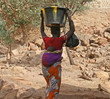 porteuse d'eau