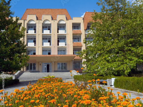 Front of hotel and flowers
