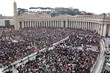 Folla di pellegrini in Piazza San Pietro, Vaticano Folla di pellegrini in Piazza San Pietro, Vaticano