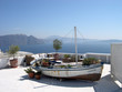 Bateau sur les toit d'Oia