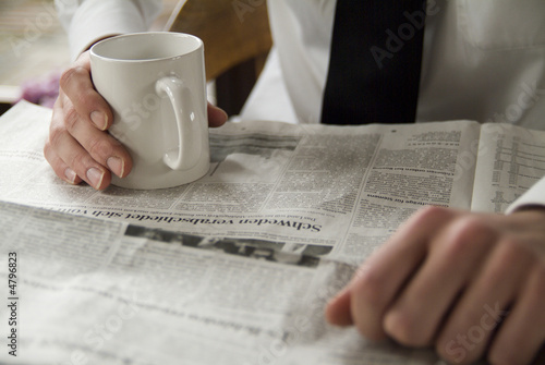 Zeitung lesen 