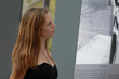 regard sur une affiche regard sur une affiche