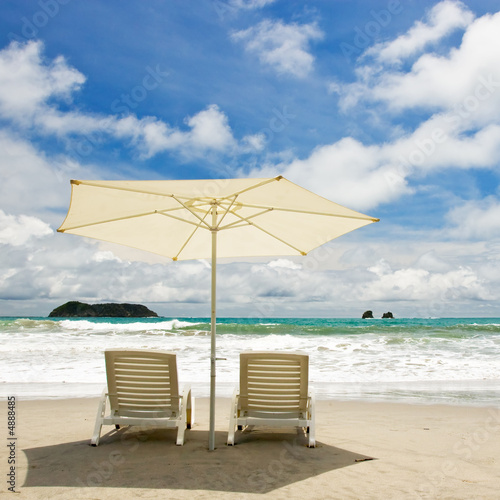 Foto: Two Chairs at the Beach Two Chairs at the Beach