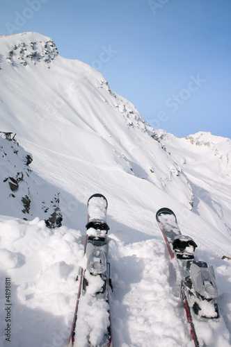 Photo: ski in snow ski in snow