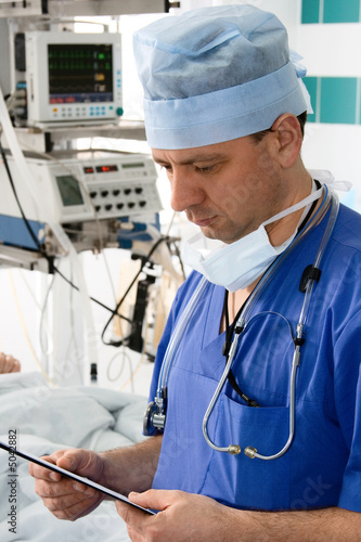 doctor in ICU