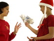 santa mädchen mit geschenken