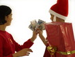 santa mädchen mit geschenken
