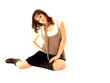 jeune femme sexy assise jambes décroisées