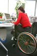 Frau im Rollstuhl