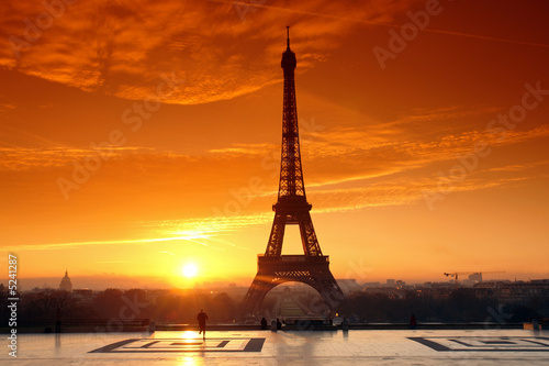 tour eiffel et jogger tour eiffel et jogger