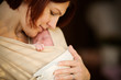 Foto: Mother holding newborn baby girl Mother holding newborn baby girl