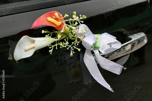 Photo: Wedding car decorations with flower bouquet Wedding car decorations with flower bouquet