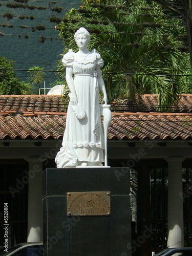 Photo: Estatua de Luisa Caceres de Arismendi. La Asuncion, Margarita Estatua de Luisa Caceres de Arismendi. La Asuncion, Margarita