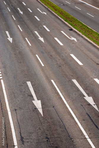 Photo: mehrspurige Straße mehrspurige Straße