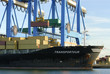 Navire cargo à quai Navire cargo à quai