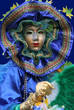 femme déguisée au carnaval