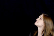 jeune femme de profil jeune femme de profil