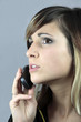 Chica con teléfono móvil Chica con teléfono móvil