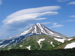 volcán y nube