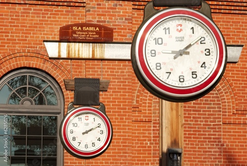 Photo: Hanging clocks Hanging clocks