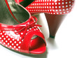chaussures rouges à petits pois