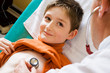 Complicité enfant et docteur Complicité enfant et docteur