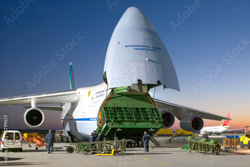 Transportflugzeug Antonov