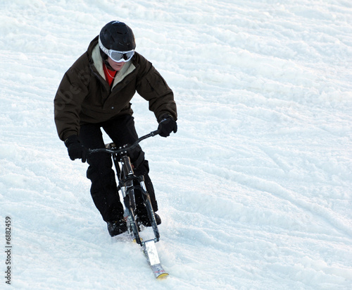 Foto: velo ski neige montagne snow surf ski bike velo ski neige montagne snow surf ski bike