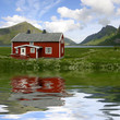 Maison rouge et reflet