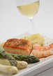 Foto: Lachs,Garnelen,Spargel und Wein Lachs,Garnelen,Spargel und Wein
