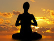 méditation au soleil couchant