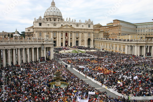 Photo: San Pietro e fedeli San Pietro e fedeli