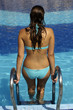 Jeune fille à la piscine