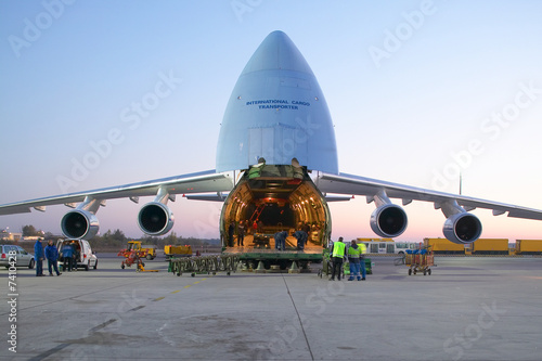 Photo : Transportflugzeug Antonov Transportflugzeug Antonov