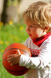 Kind mit Ball Kind mit Ball