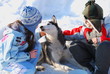 Photographie : Children and husky dog