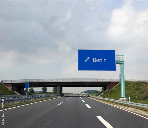Foto: Autobahn & Berlin Autobahnschild - Highway and direction sign Autobahn & Berlin Autobahnschild - Highway and direction sign