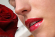 Frau mit Rose