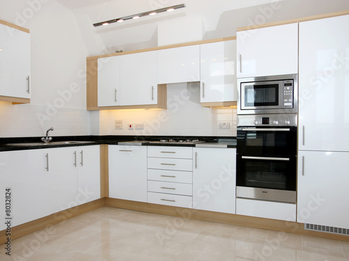 White Contemporary Kitchens on Foto  Modern White Kitchen Interior  Copyrights  Joe Gough  8032824