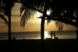 Coucher de soleil sur plage paradisiaque Coucher de soleil sur plage paradisiaque