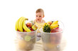 baby mit eimern