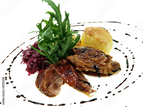gebratene gans mit rotkohl,rucola und kartoffeln gebratene gans mit rotkohl,rucola und kartoffeln