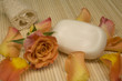 Seife mit Rose und Schwamm